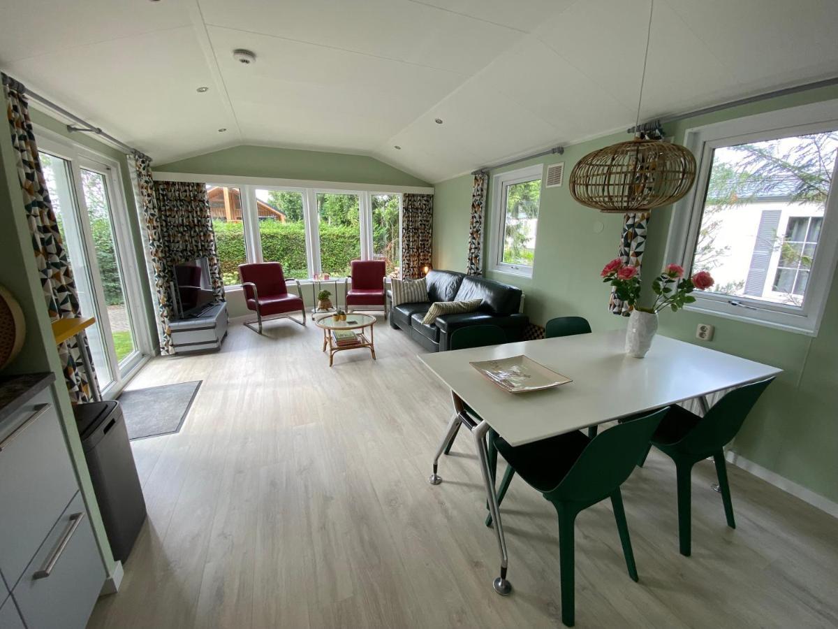 Ruim En Modern Chalet In De Veluwse Bossen Putten Exterior foto
